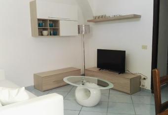 La Vecchia Locanda allows 18 year olds to book a room