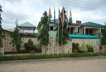 Dokua Royal Hotel has Balcony rooms
