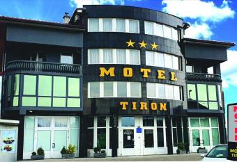 Motel Tiron has Balcony rooms
