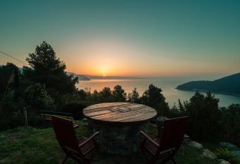 La Collina sul Mare has Balcony rooms