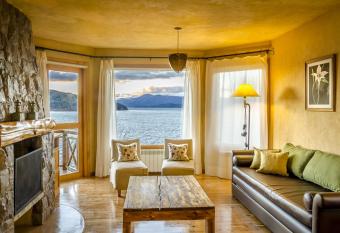 Lirolay apartments allows 18 year olds to book a room