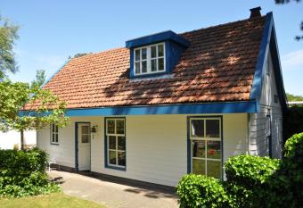 Emmy s Cottage has Balcony rooms