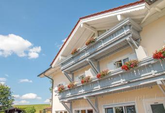 Hotel Garni Alpenblick has Balcony rooms