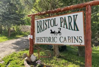 Bristol Cabins has Balcony rooms