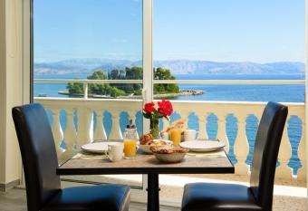 Pontikonisi Hotel & Suites has Balcony rooms