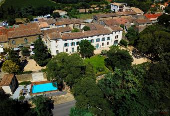 Logis H  tel Ch  teau De Palaja allows 18 year olds to book a room