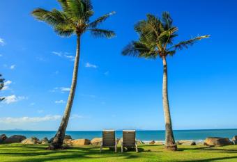 ABSOLUTE BEACH FRONT MACKAY - Blue Pacific has Balcony rooms