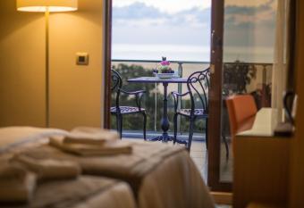 Blue Sea Hotel has Balcony rooms