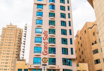 Grand Safir Hotel allows 18 year olds to book a room