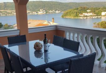 Apartman Precca has Balcony rooms