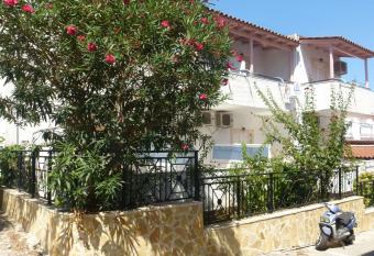 Galini Studios has Balcony rooms