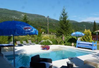 Les Bambous B&B has Balcony rooms