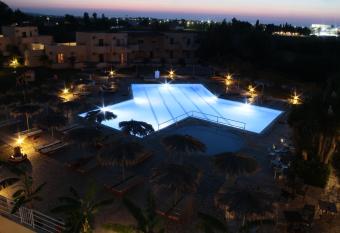 Roseland s Hotel has Balcony rooms