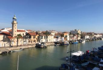 L Imperial allows 18 year olds to book a room