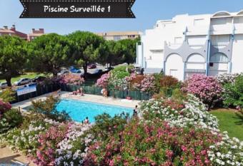 Les Floralies allows 18 year olds to book a room