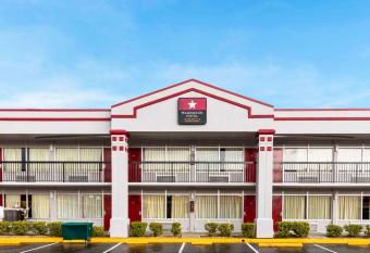 Magnuson Hotel Jacksonville Downtown has Smoking rooms