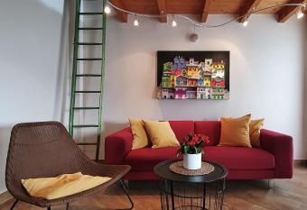 Rota Apartments - C   Guaccio allows 18 year olds to book a room