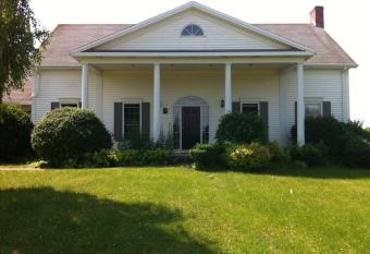Seaview White House has Balcony rooms