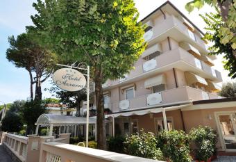 Hotel Azzurra has Balcony rooms