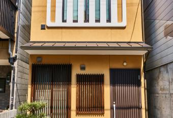 Stay SAKURA Kyoto Nijo Castle West I allows 18 year olds to book a room