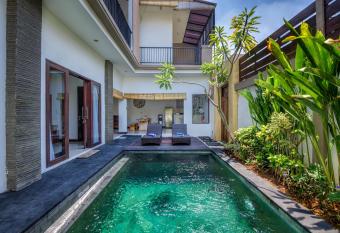 Villa Raka has Balcony rooms