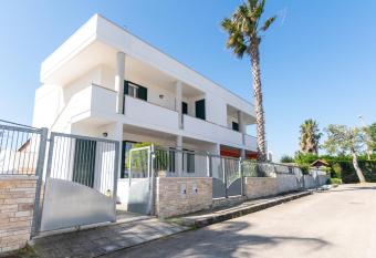 Appartamento Carmen Torre dell Orso - 4 posti letto has Smoking/Balcony rooms