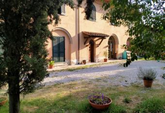 Agriturismo I due Falcetti has Smoking rooms
