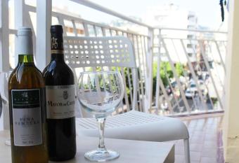 Lloret Centre Apartment allows 18 year olds to book a room