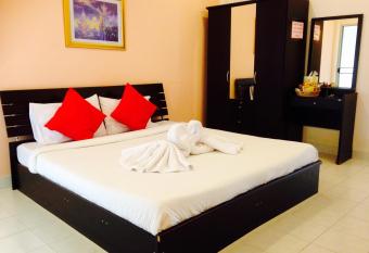 Jaroonwej Bangsaen has Balcony rooms