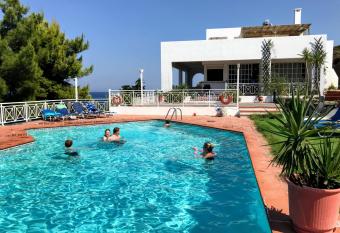 Oneiro glico has Balcony rooms
