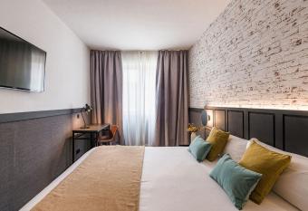 BYPILLOW San Mam  s allows 18 year olds to book a room