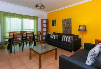 A03 - Central 1 Bed Apartment allows 18 year olds to book a room