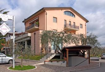 Camere Rufino has Balcony rooms