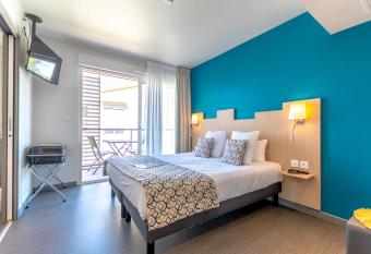 Hotel Le Virevent allows 18 year olds to book a room