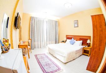 Arbella Boutique Hotel has rooms with a private hot tub