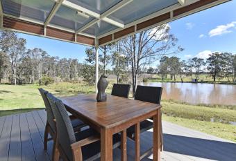 Ironbark Hill Villa 2 Aneis has Balcony rooms