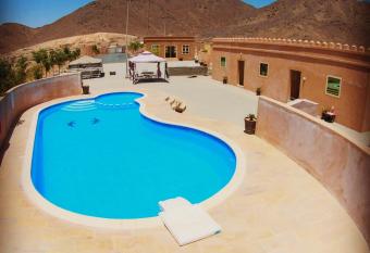 Alshahad farmhouse has Balcony rooms