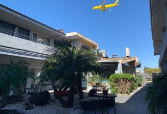 Skyways Hotel allows 18 year olds to book a room