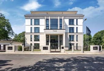 Voss Villa has Balcony rooms