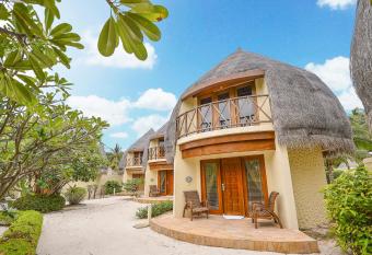 Bandos Maldives has rooms with a private hot tub