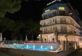 Grand Hotel Playa has Balcony rooms