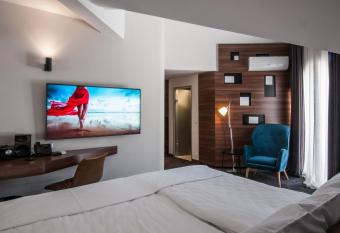 Best Western Premier Natalija Residence allows 18 year olds to book a room