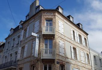 Hotel Le Trouville allows 18 year olds to book a room