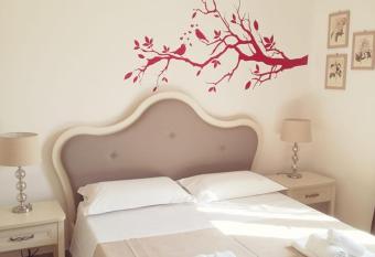 Il Mirto Blu allows 18 year olds to book a room