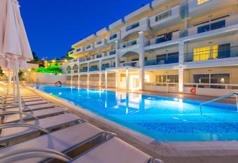 Lindos White Hotel & Suites has Balcony rooms