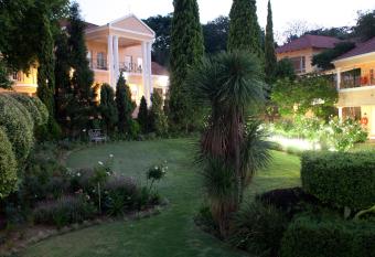 Little Tuscany Boutique Hotel has Balcony rooms