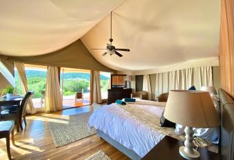 ParkView Safari Lodge has Balcony rooms