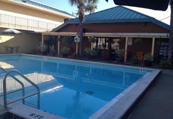 Village Inn Destin has Smoking rooms