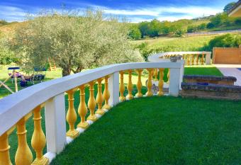 Chalet negli ulivi has Balcony rooms