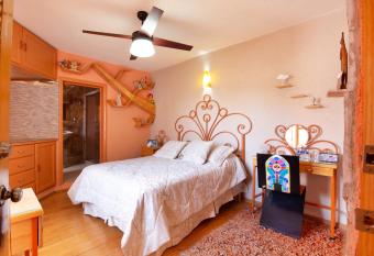 Hotel Josefas Boutique allows 18 year olds to book a room